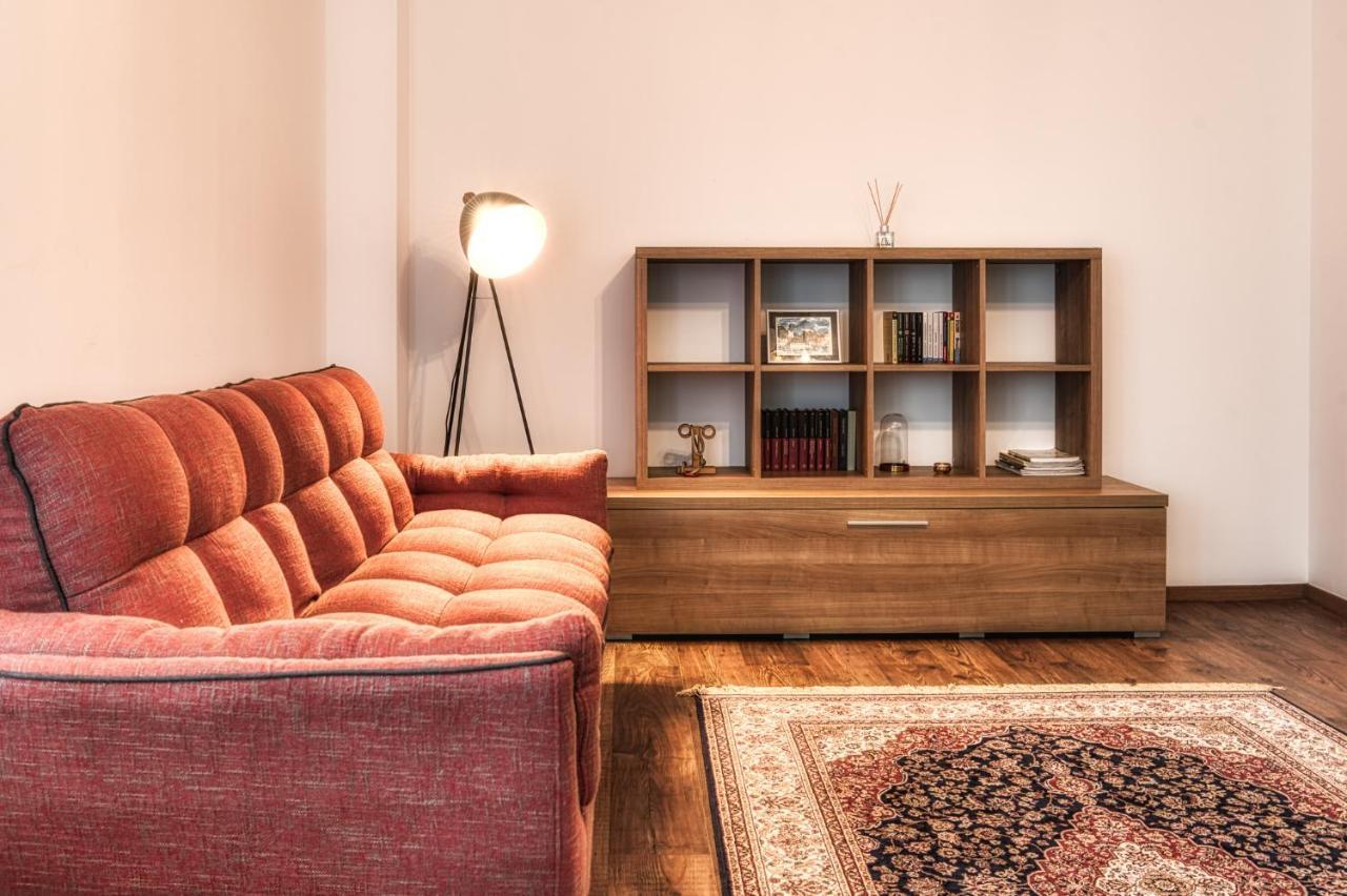 Nature Apartment - Minutes Away From The Old Town And Afi Mall Braşov Buitenkant foto