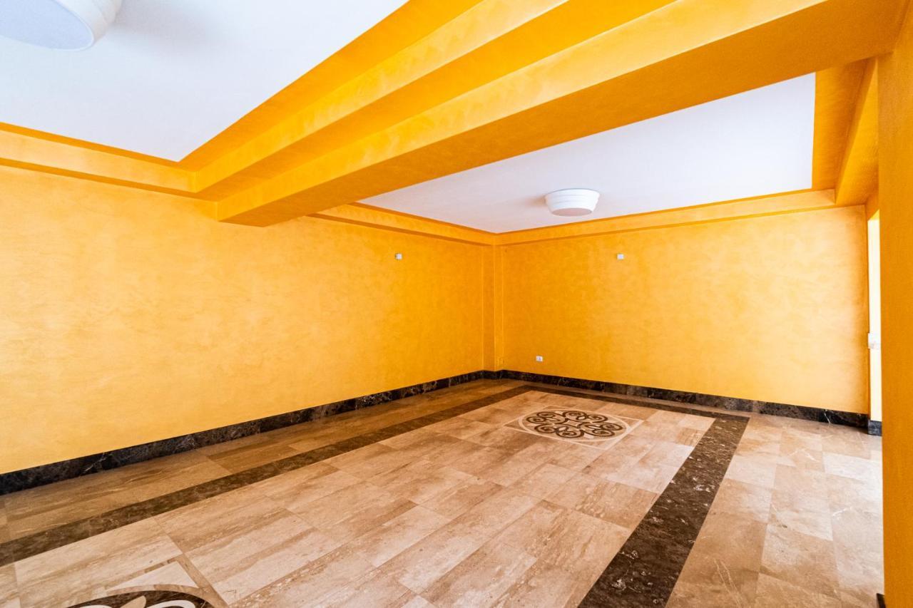 Nature Apartment - Minutes Away From The Old Town And Afi Mall Braşov Buitenkant foto